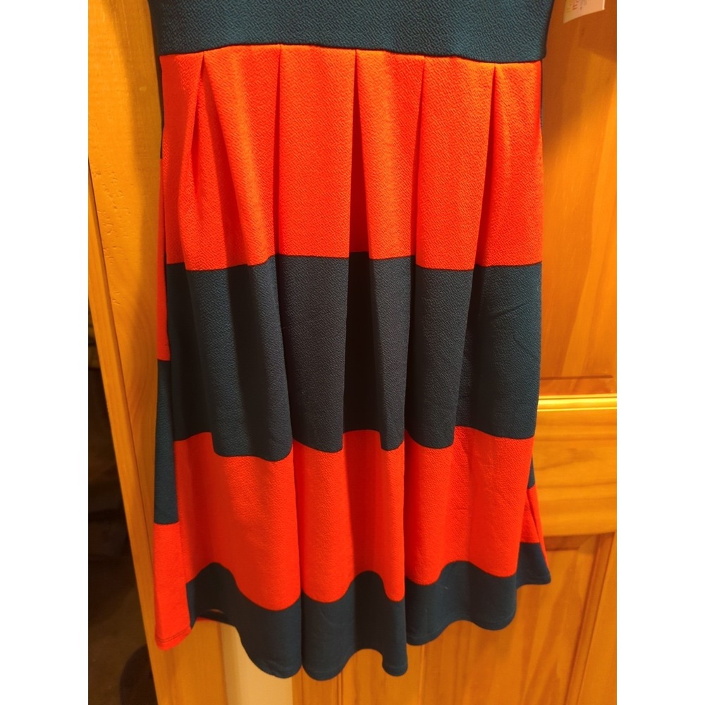 NEW LulaRoe Amelia Swing Holiday Dress With Pockets Size XS Green & Red Cute! - Picture 2 of 8